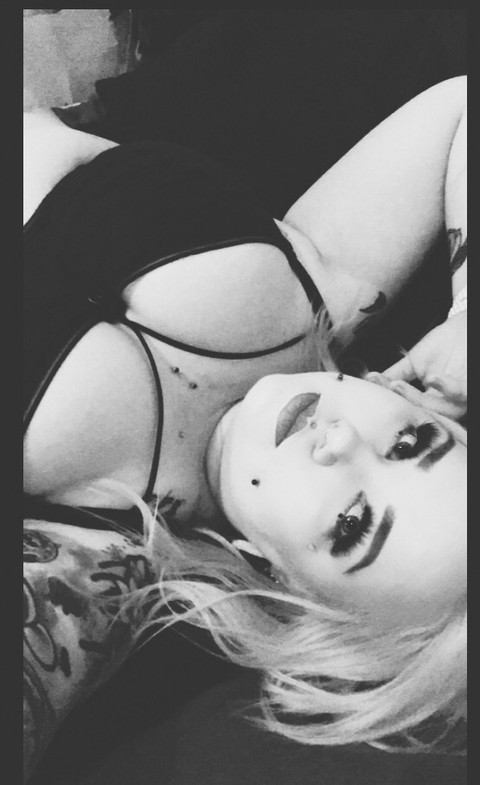 The Goth Gf profile picture