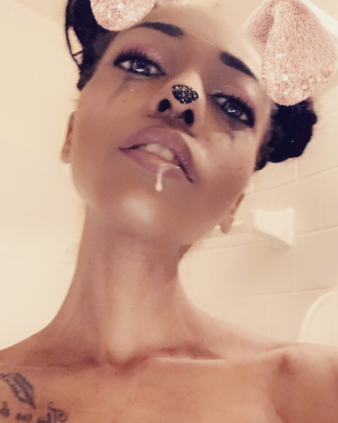 Syrenn Noelle profile picture