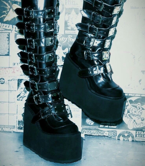 BeautifullyGothFeet profile picture