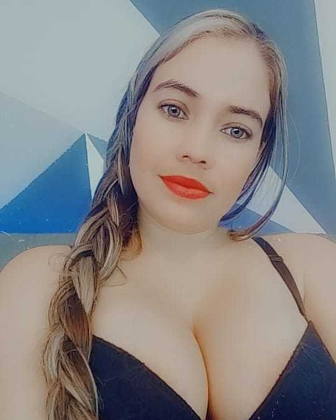 julietax111 profile picture