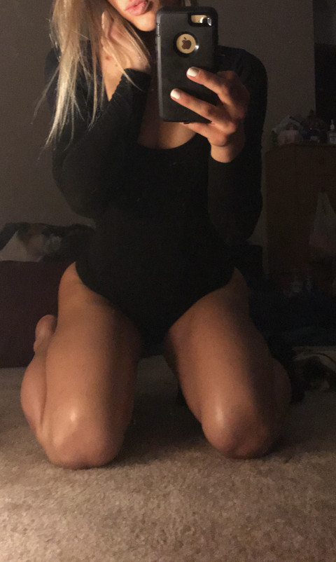Petite Rose profile picture