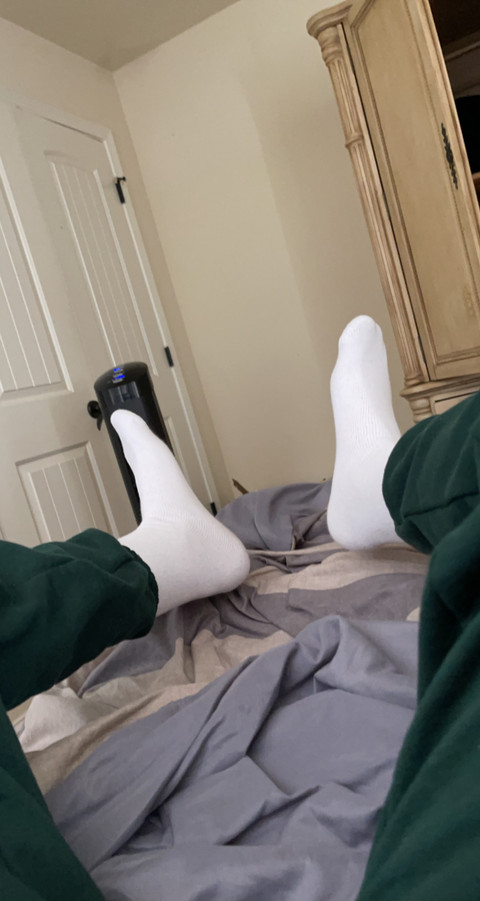 Feetsndsocks2021 profile picture