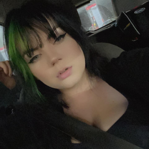 ellie profile picture