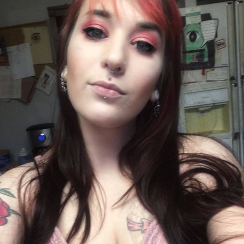 Violet Claire profile picture
