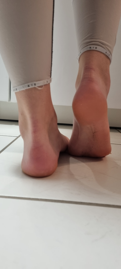 Deluxe.Feets profile picture
