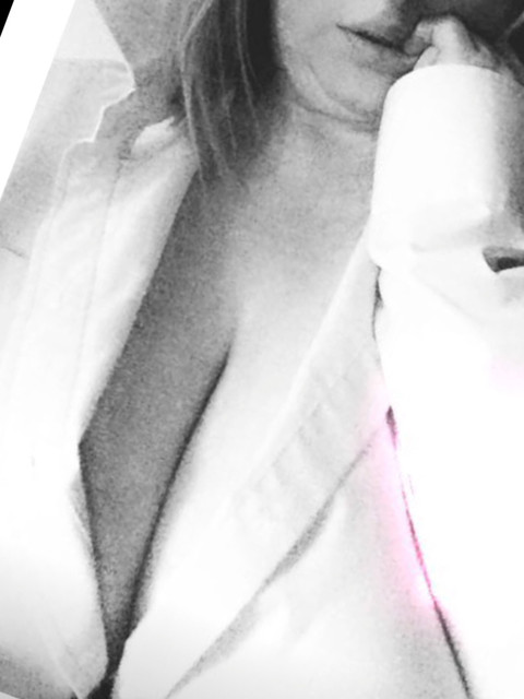 Bouncy/bubbly and blonde profile picture
