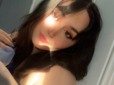 Amora profile picture