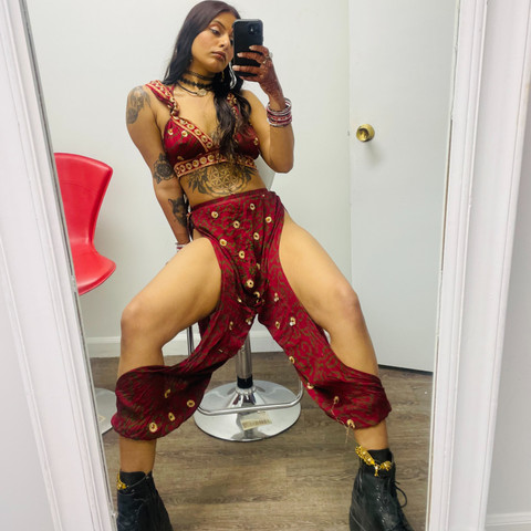 zora.vixen profile picture