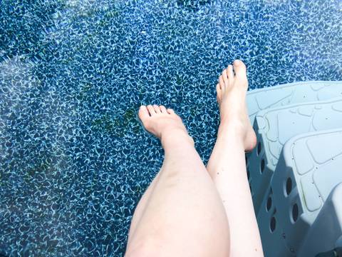 pieds-de-christina nude