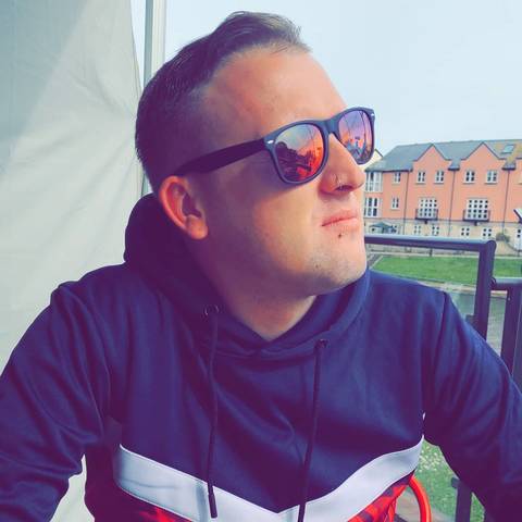 Tom P - tomexe93 OnlyFans