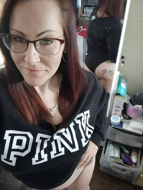 nawtymomi423 nude