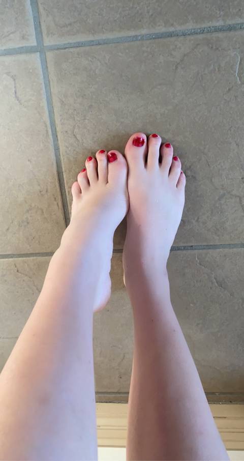 @feetyoulove2