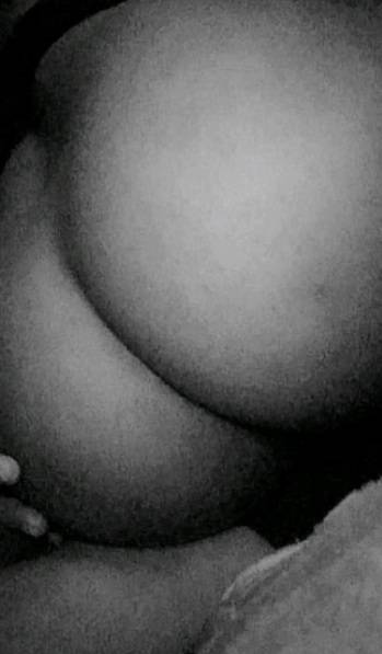 u76117151 nude