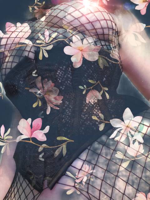 @little.kinky.crystal