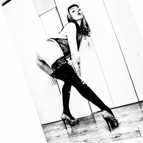 @hhellizabethsuicide