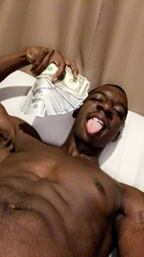 cmoneyj21 nude