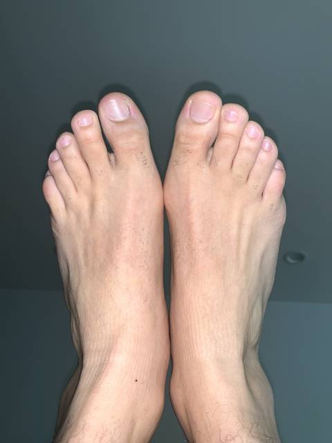 prettymalefeet