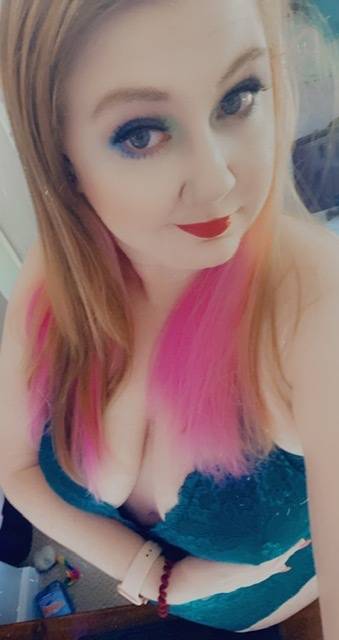 pinkcurvyunicorn31