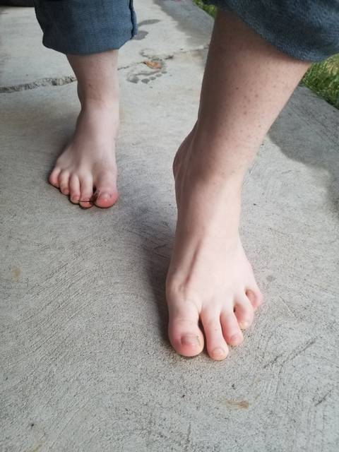 toastytoesies nude