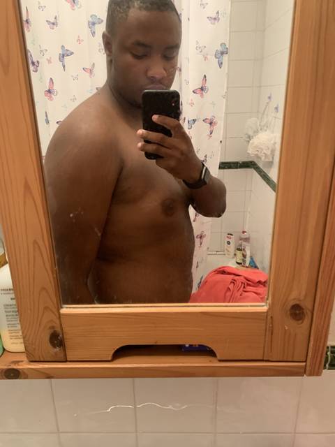 chubbyblkguy nude