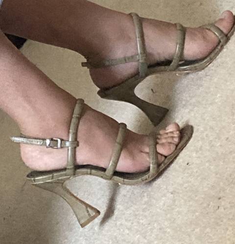 tinyfeet89