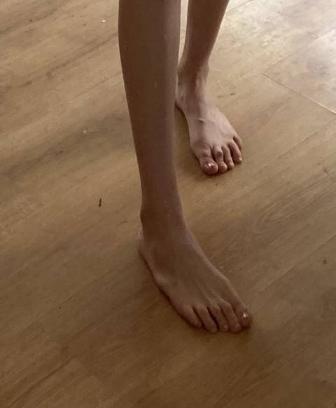 @onlyfeetandstuff