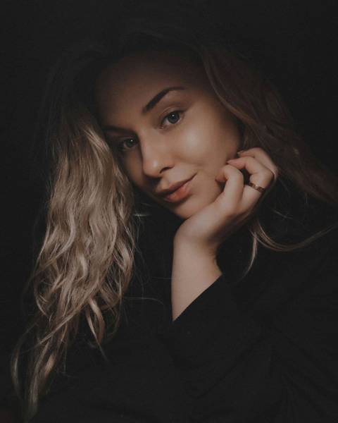 u191704053 nude