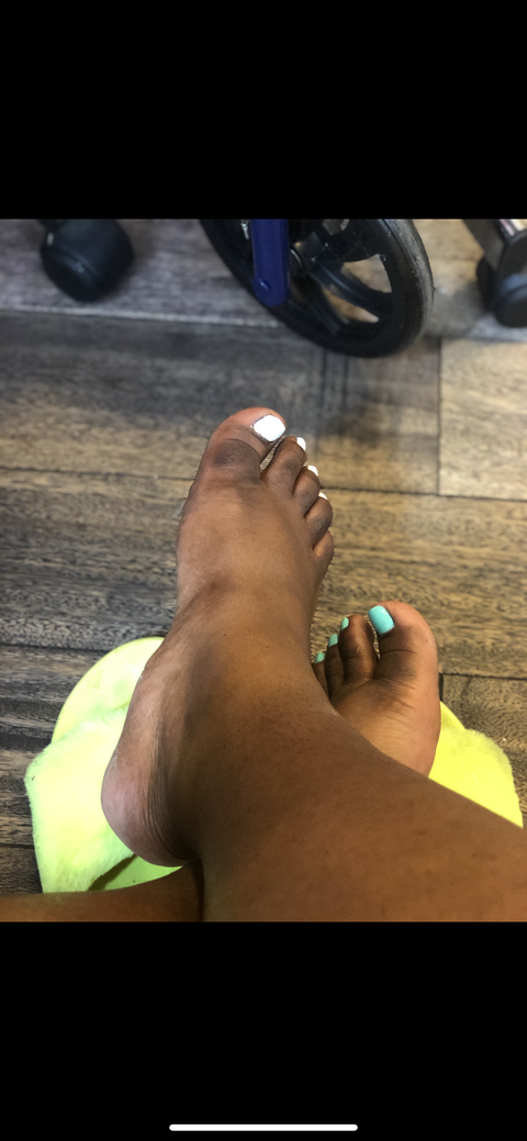 paintedbrownfeet nude