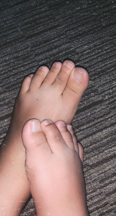 @awesomefeetling