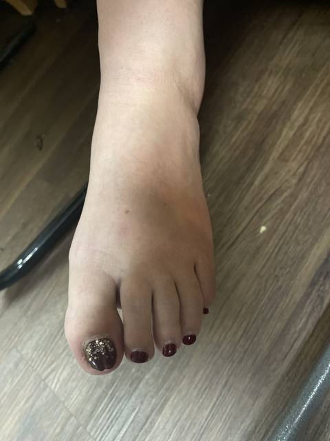 nelliejanefeet nude