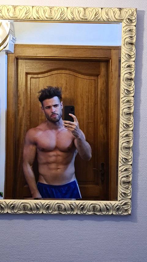 nikomusclemodel nude