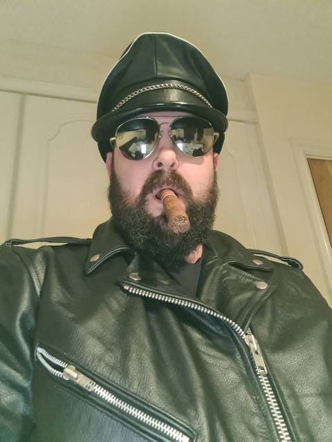 @cigarleatherbear