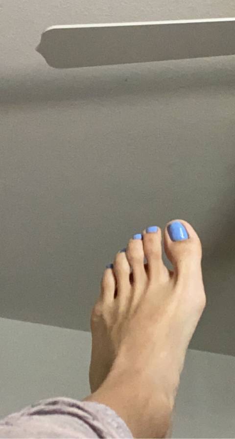 @footfeltish