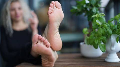 @snowflakesandgoosebumps