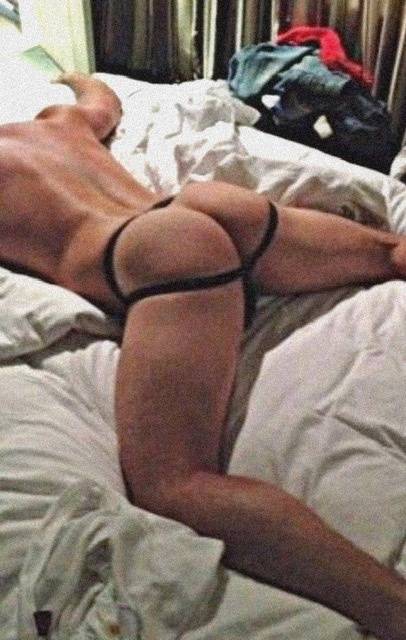 jockstrap_versbubble nude