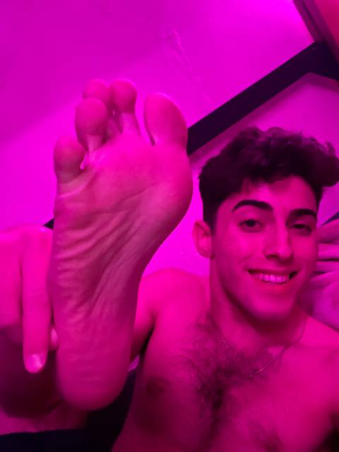 @friendlycollegefootboy