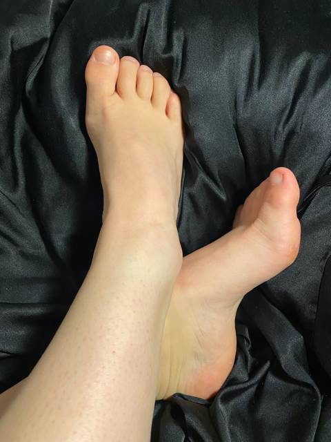 smallprettyfeet16 nude