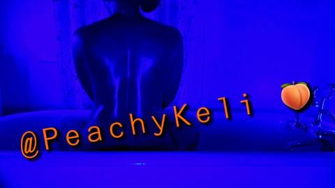 peachykeli nude