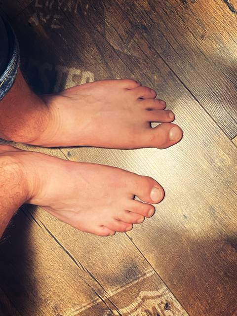 onlyguysfeet