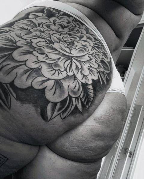 curvesandtattooes