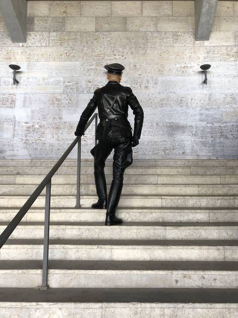 @leatherskintitpigsir