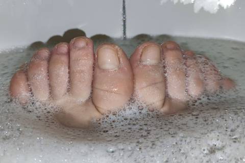 wet.chubby.feet nude