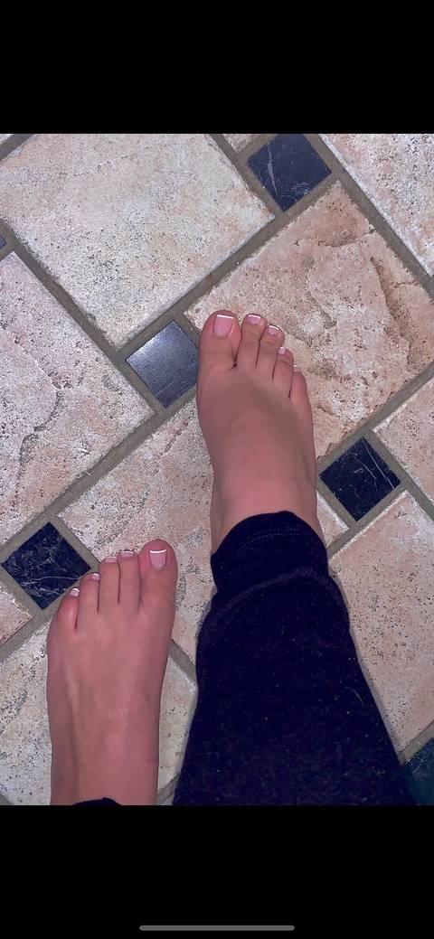 latina-sexyfeet nude