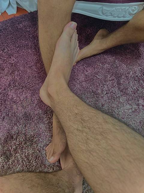 hotfeetcouple