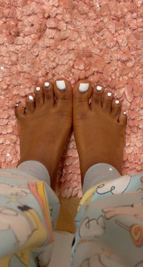 beautifulebonytoes95