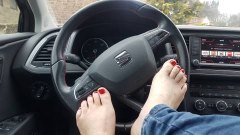 nelli_feet nude