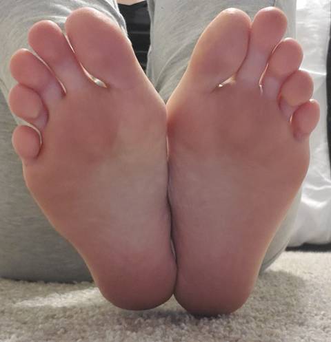 allyfeetpics