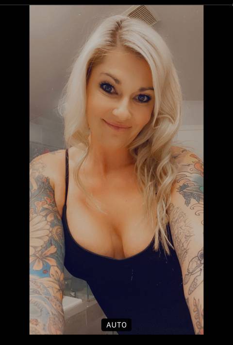 tattooed_blond