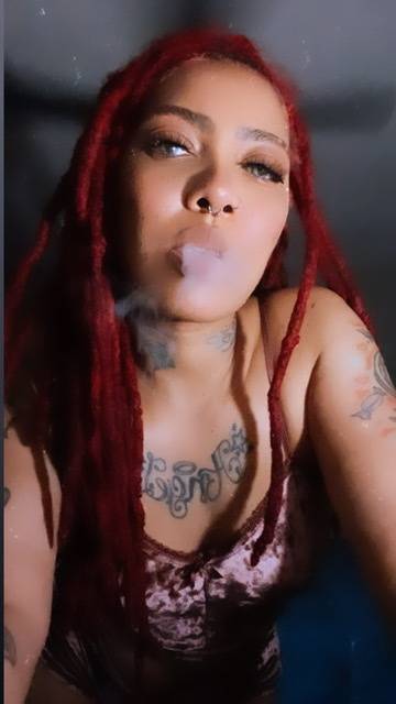 loc.queen nude
