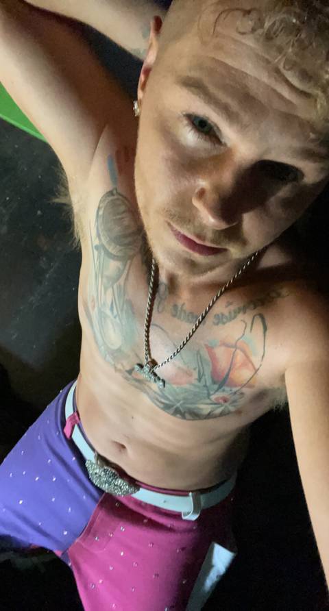 @transandshirtless